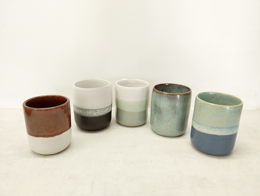 tasse harmonie en grès tournée à la main dans mon atelier Terre d'Aur