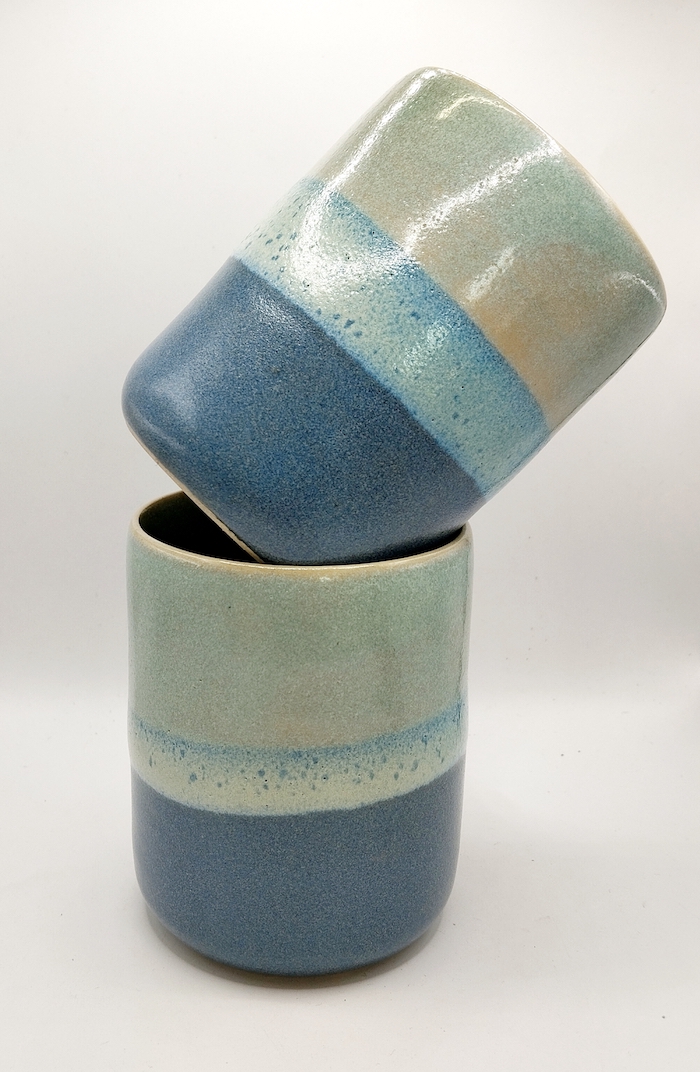 tasse harmonie en grès tournée à la main dans mon atelier Terre d'Aur