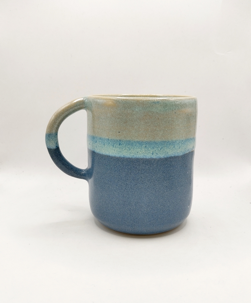 tasse artisanale en grès et émaillée